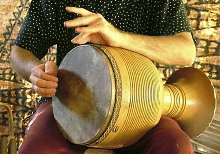 معنی تمبک و کاربردهای آن در موسیقی ایرانی 7 معنی تمبک و کاربردهای آن در موسیقی ایرانی