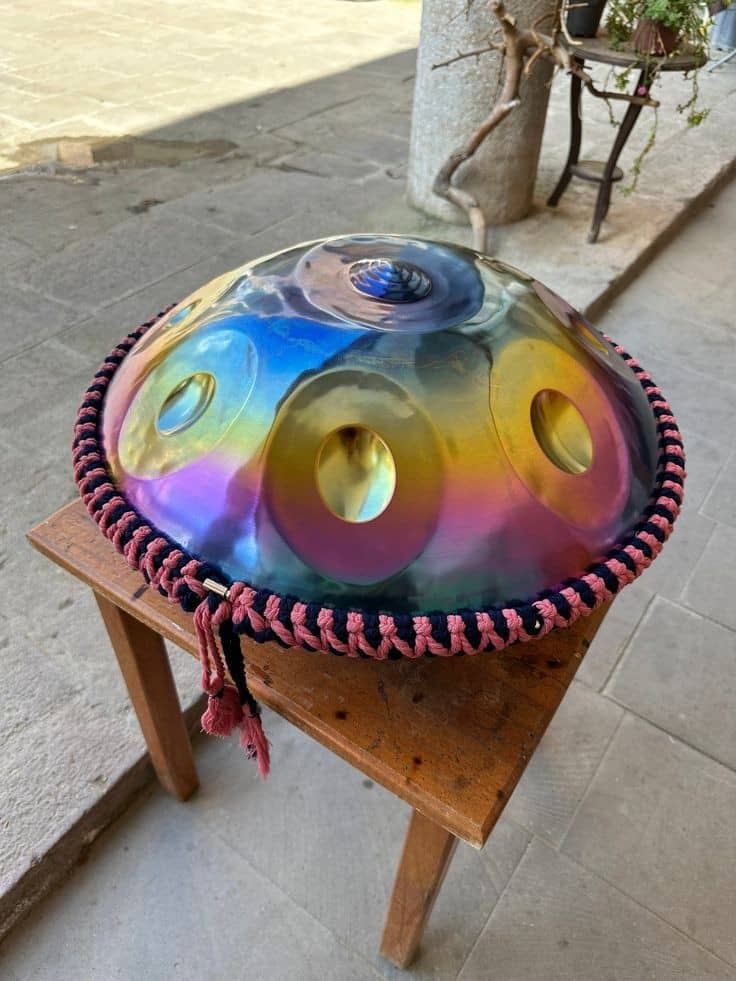 معروفترین آهنگ هنگ درام؛ ملودیهایی که روح این ساز را به جهان معرفی کردند 2 WhatsApp Image 2025 11 05 at 15.08.30 ایران پرکاشن